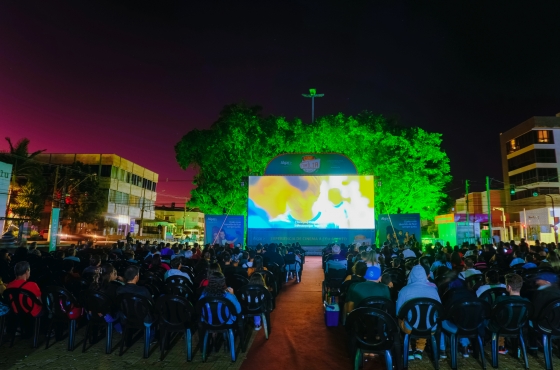 Cine Família na Praça estreia em Patos de Minas